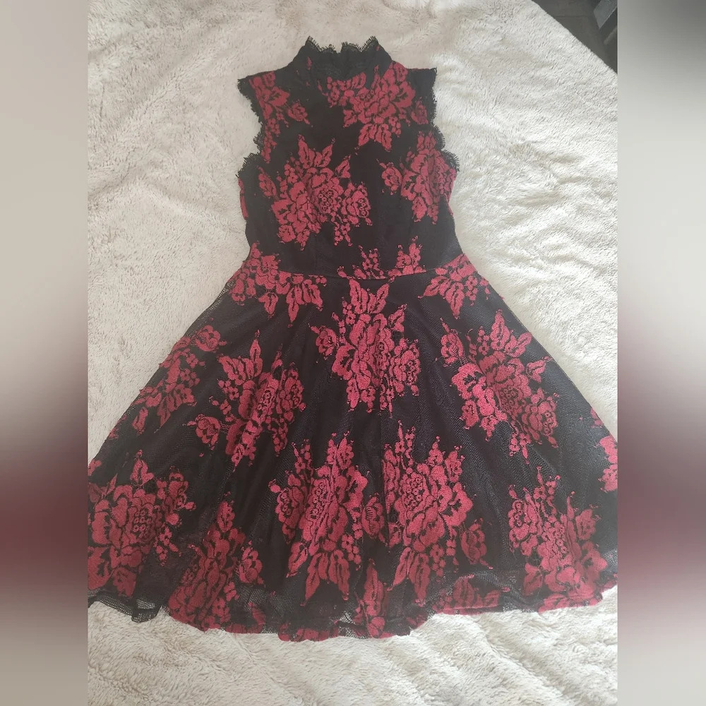 EUC Sz 5 Sleeveless Black Lace Dress With Roses - Picture 4 of 7